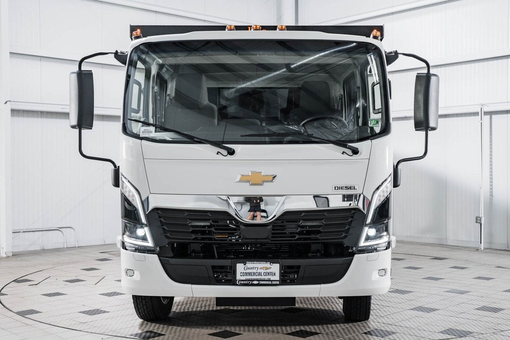 2025 Chevrolet Silverado photo 2