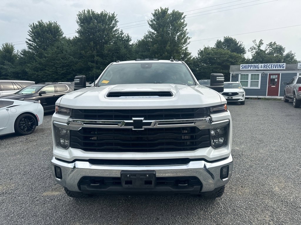 2024 Chevrolet Silverado 2500HD photo 2