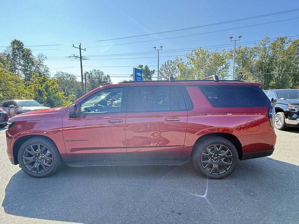 2025 Chevrolet Suburban RST photo 2