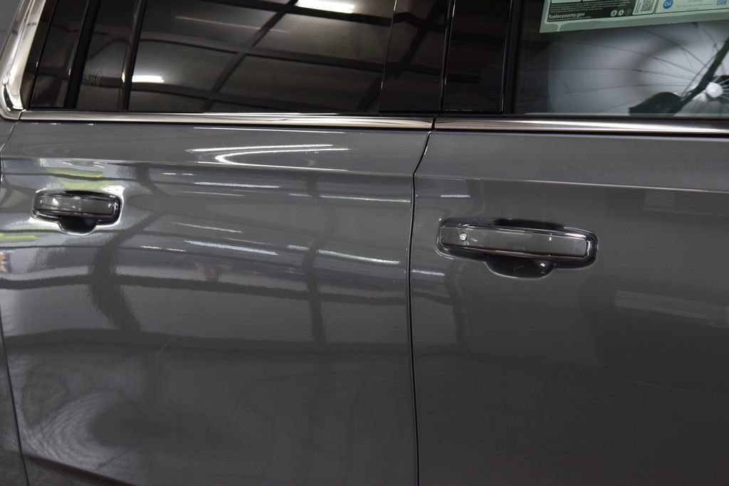 2026 Chevrolet Suburban Premier - Photo 18