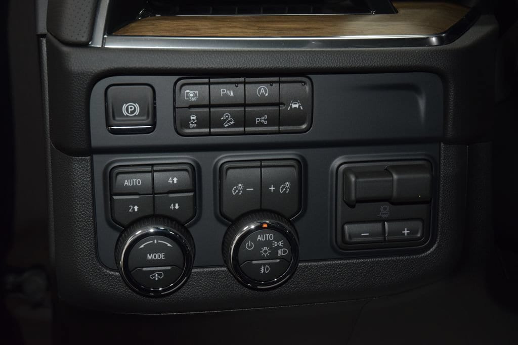 2026 Chevrolet Suburban High Country - Photo 35