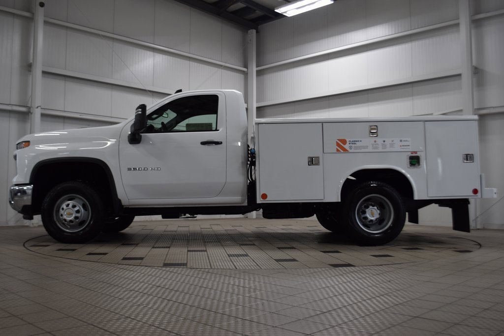 2025 Chevrolet Silverado 3500HD Work Truck photo 3