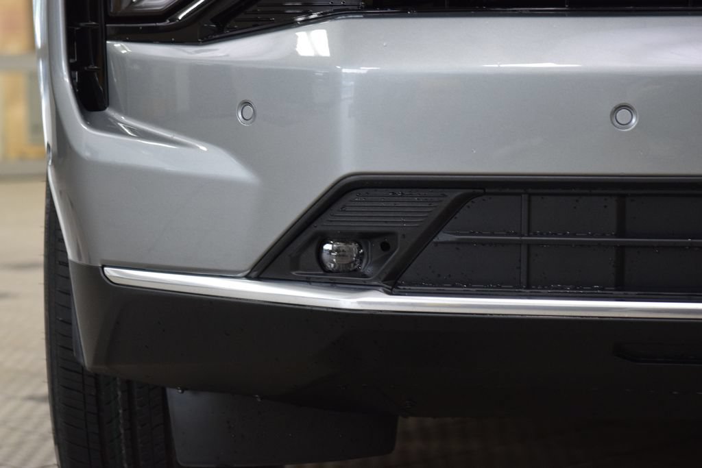 2026 Chevrolet Suburban High Country - Photo 13