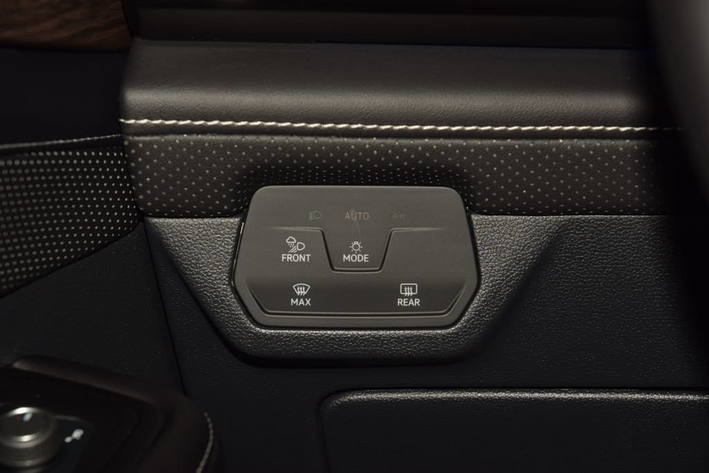 2025 Volkswagen Atlas SEL - Photo 33