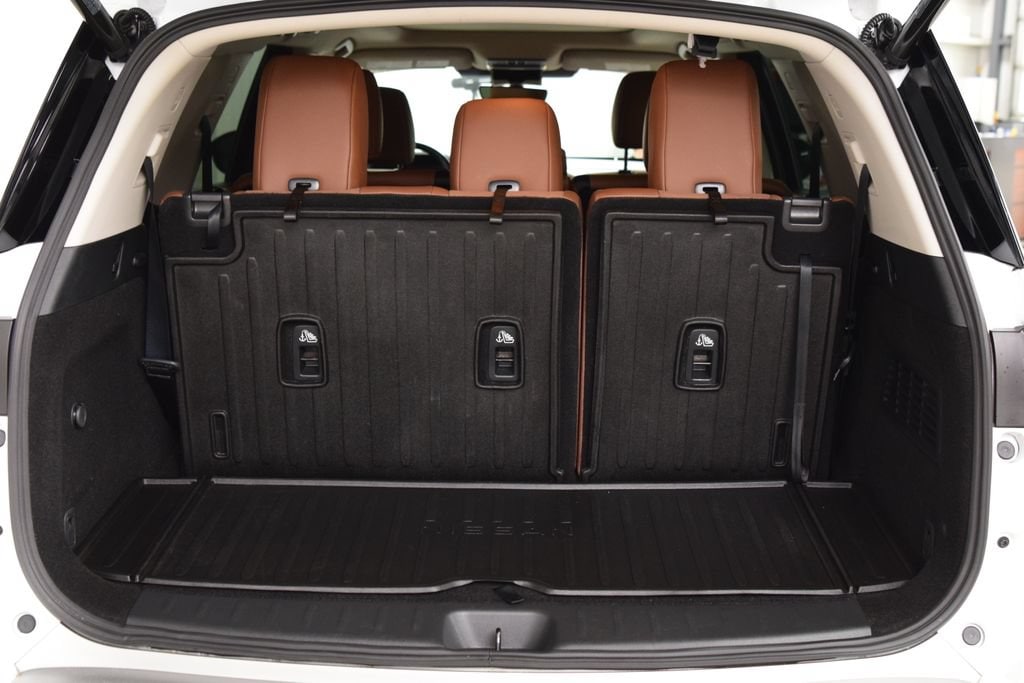 2025 Nissan Pathfinder Platinum - Photo 21