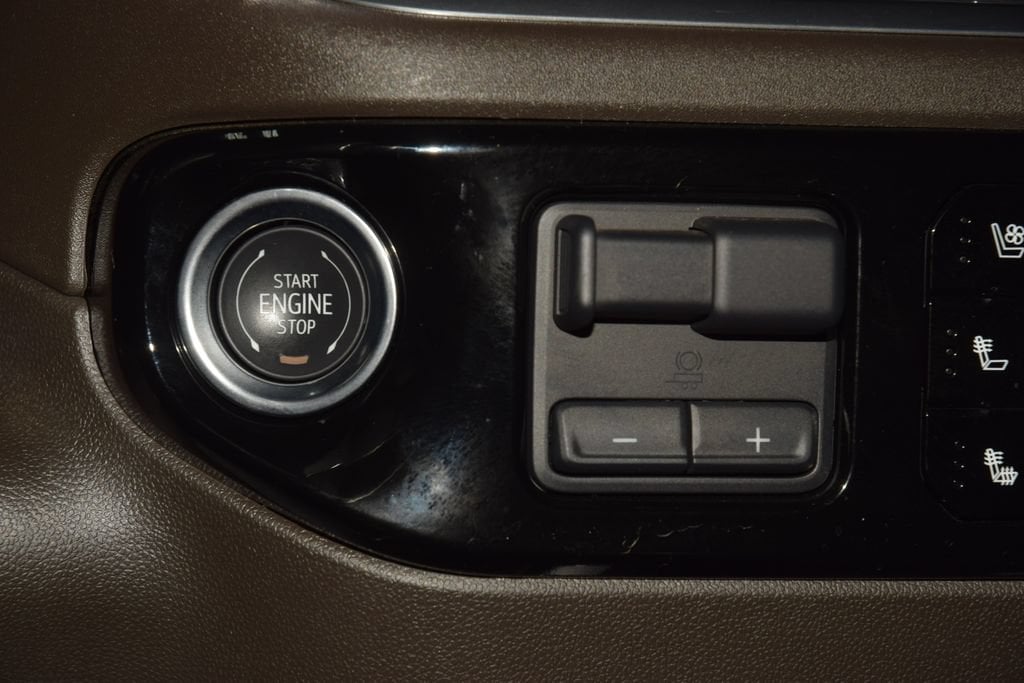 2025 Chevrolet Silverado 3500HD LTZ - Photo 38