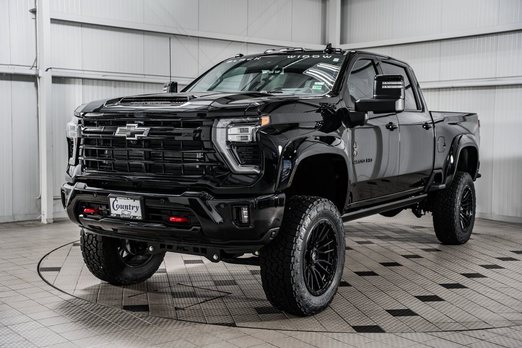 2025 Chevrolet Silverado 2500HD LTZ photo 3