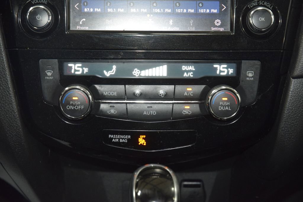 2018 Nissan Rogue SV - Photo 32