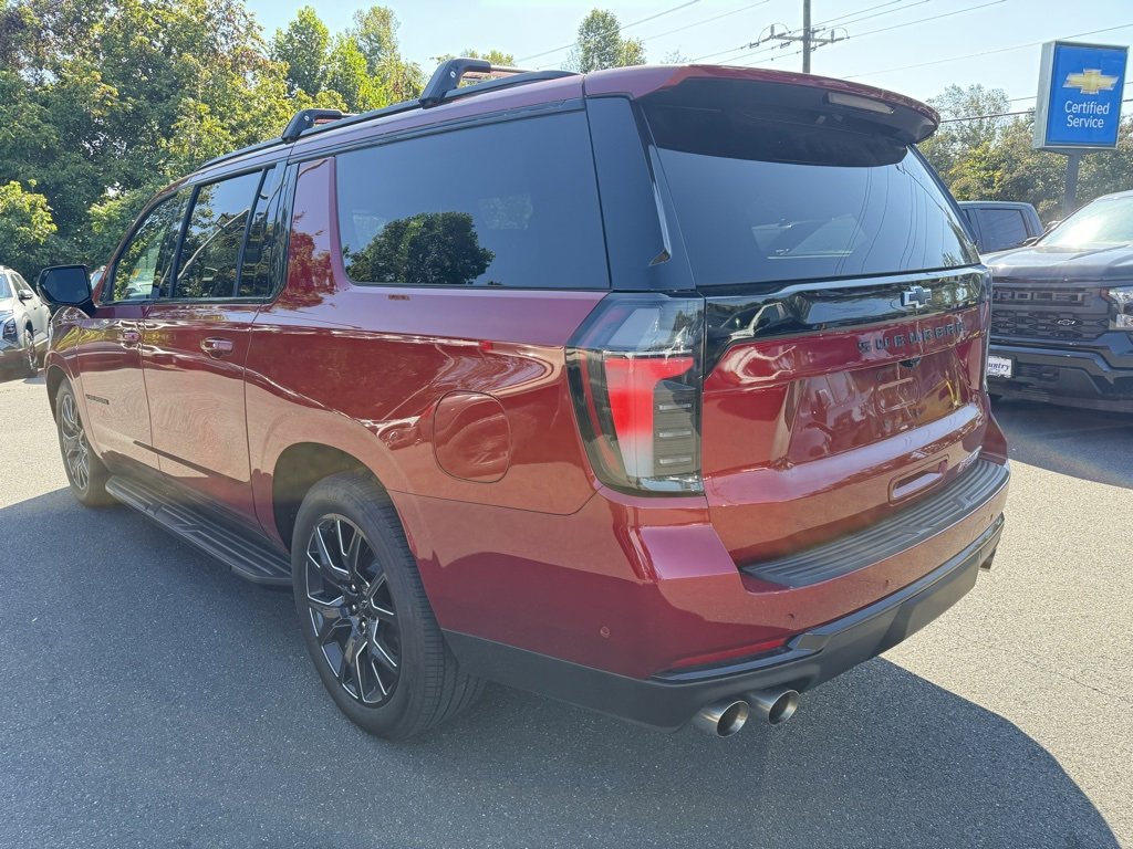 2025 Chevrolet Suburban RST photo 3
