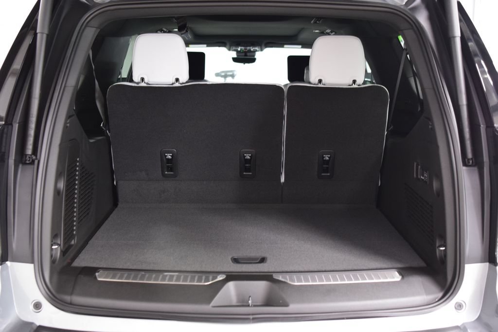2026 Chevrolet Suburban Premier - Photo 24