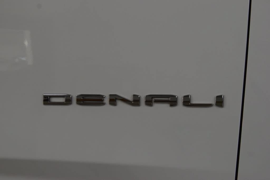 2024 GMC Yukon XL Denali - Photo 17