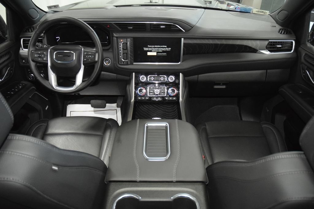 2024 GMC Yukon Denali - Photo 33