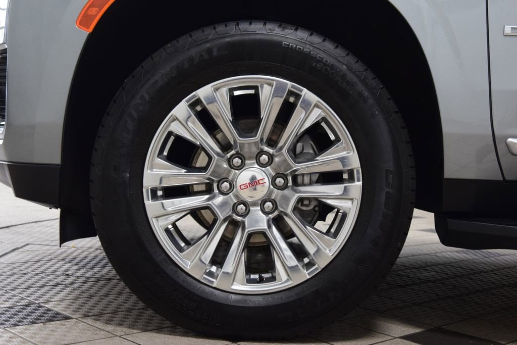 2024 GMC Yukon Denali - Photo 30