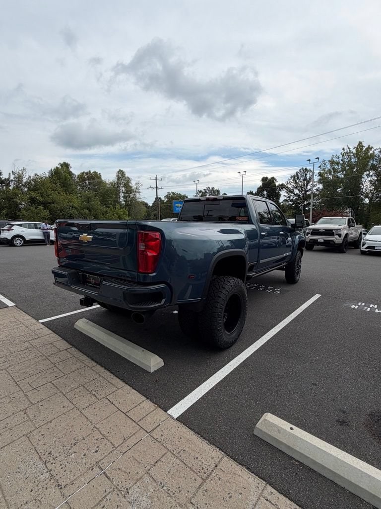 2026 Chevrolet Silverado 3500 HD High Country - Photo 9