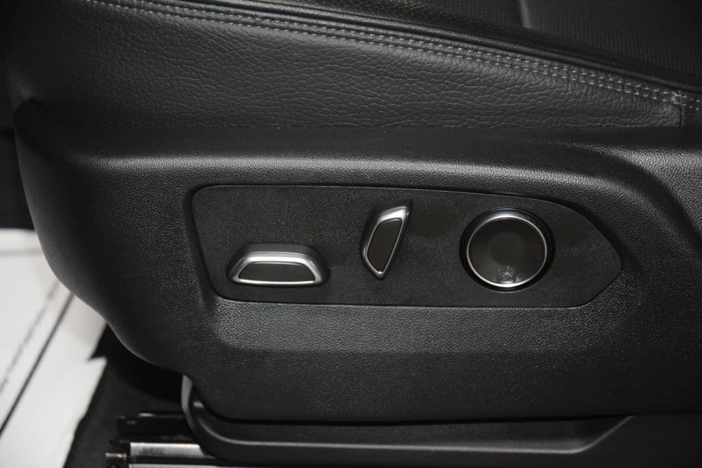2024 GMC Yukon XL Denali - Photo 37