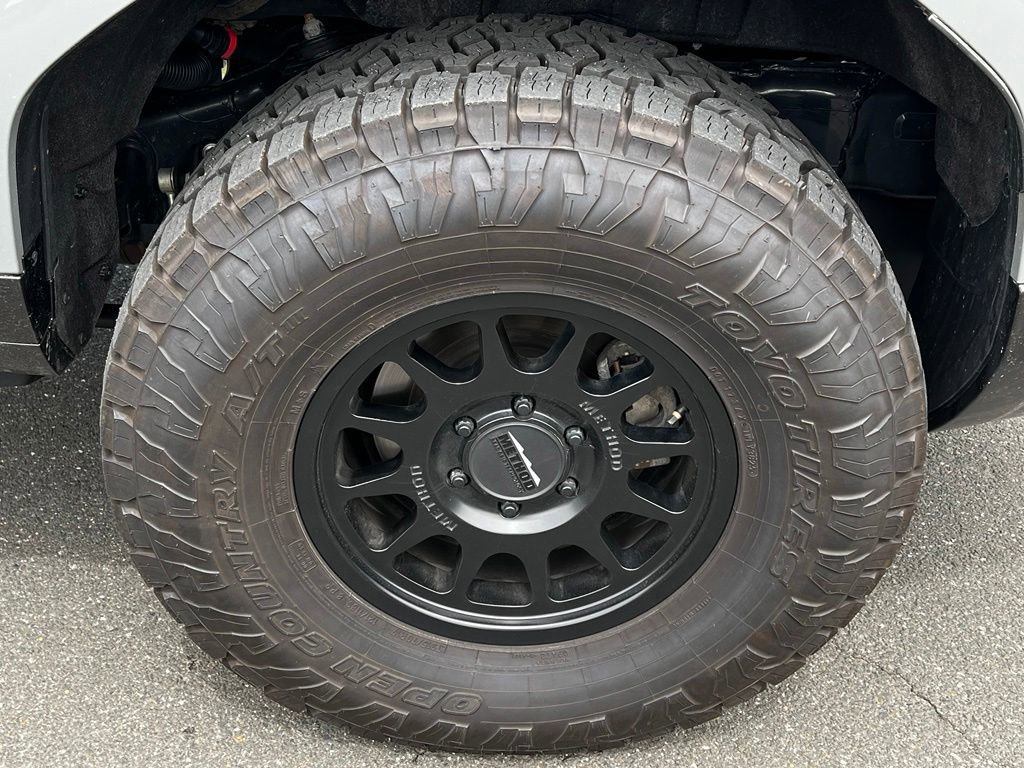 2025 Lexus GX Luxury - Photo 9