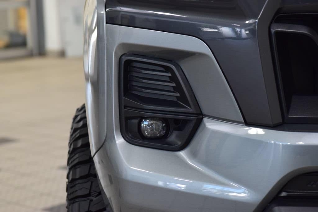 2024 Chevrolet Colorado LT - Photo 14