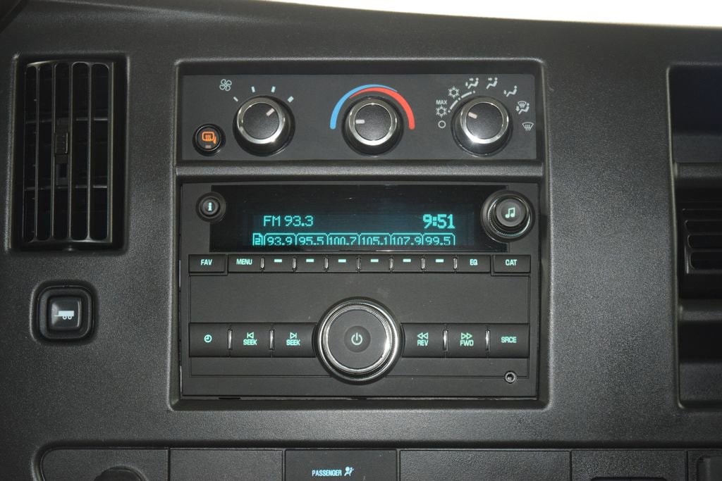 2025 Chevrolet Express Passenger LT - Photo 23