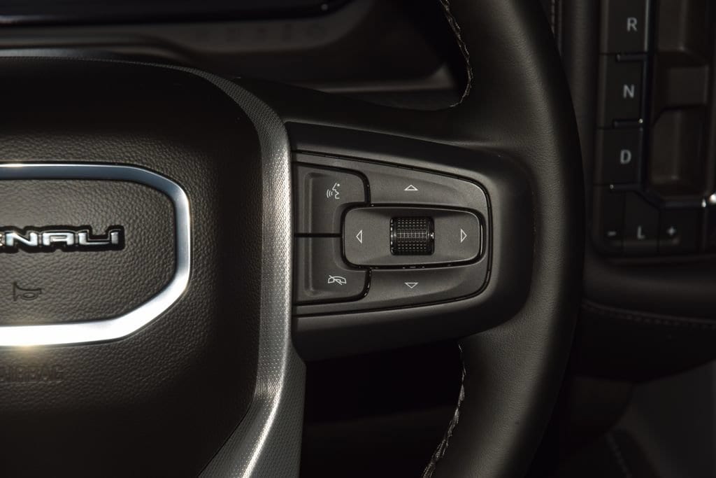 2024 GMC Yukon Denali - Photo 40