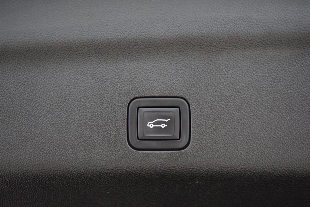 2023 Chevrolet Suburban Z71 - Photo 26