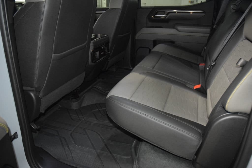 2024 Chevrolet Silverado 1500 ZR2 - Photo 48
