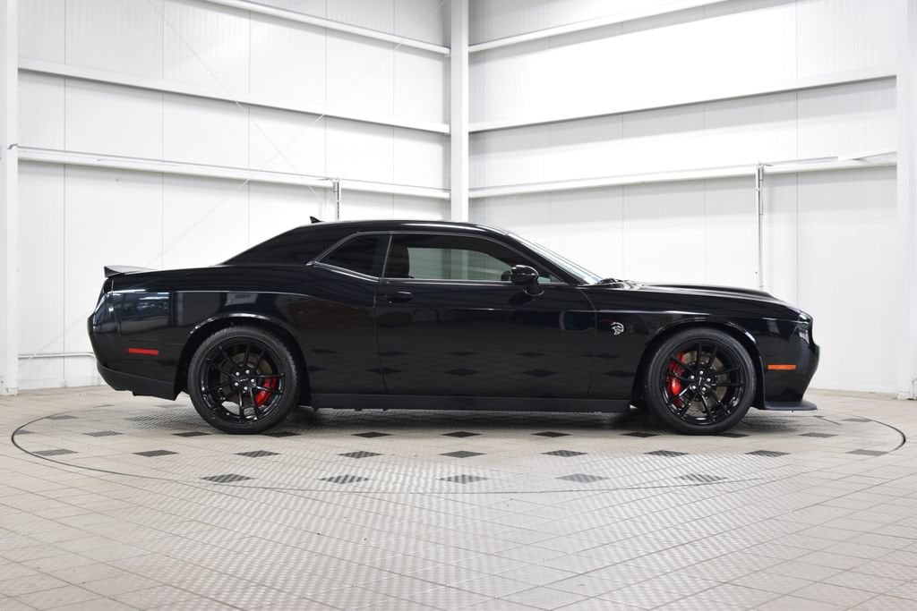 2023 Dodge Challenger SRT - Photo 9
