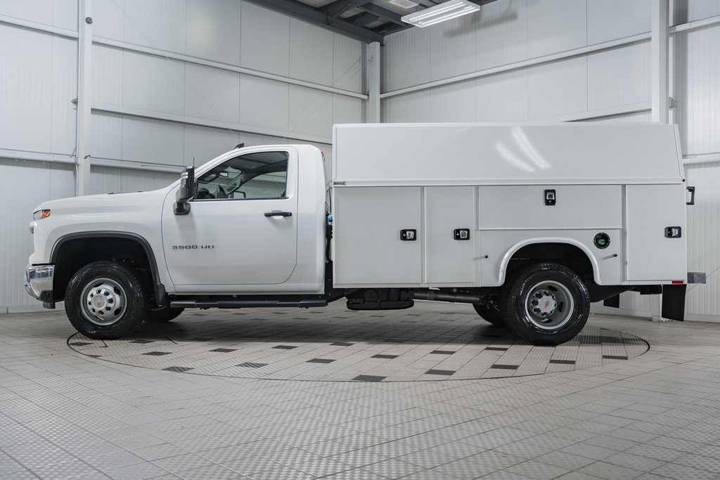 2025 Chevrolet Silverado 3500HD Work Truck photo 3