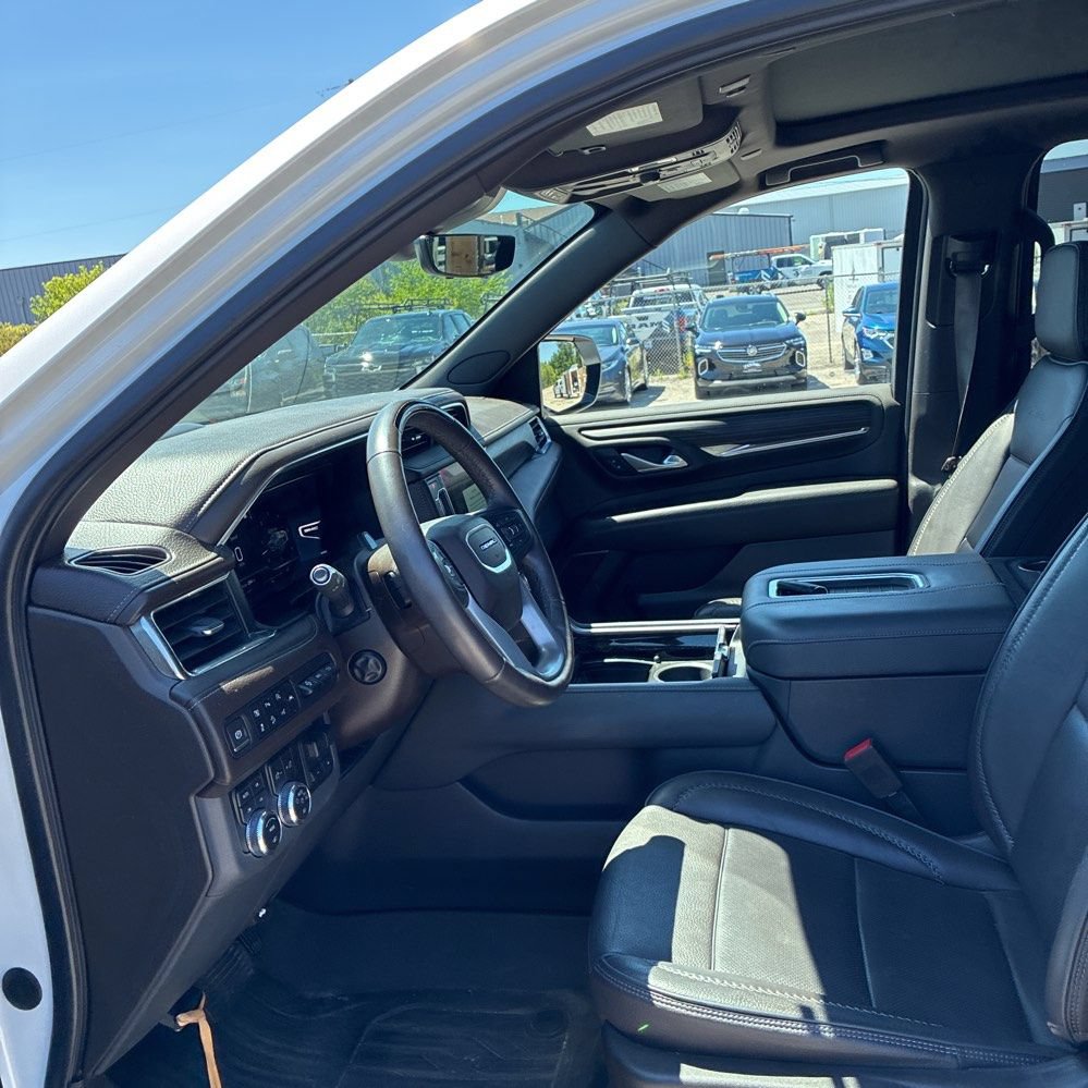 2023 GMC Yukon XL Denali - Photo 19