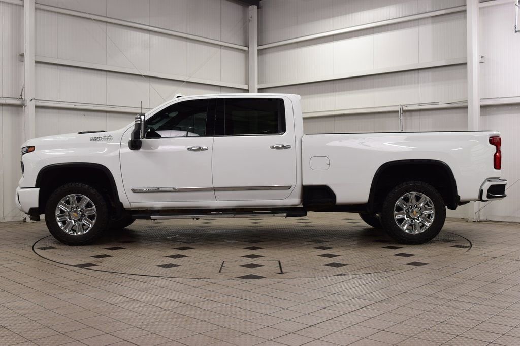 2024 Chevrolet Silverado 3500HD High Country - Photo 4
