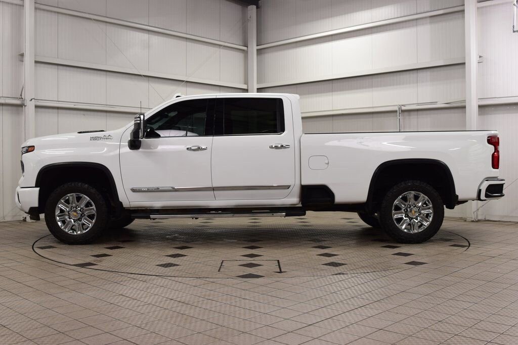 Used 2024 Chevrolet Silverado 3500 HD High Country Truck Crew Cab