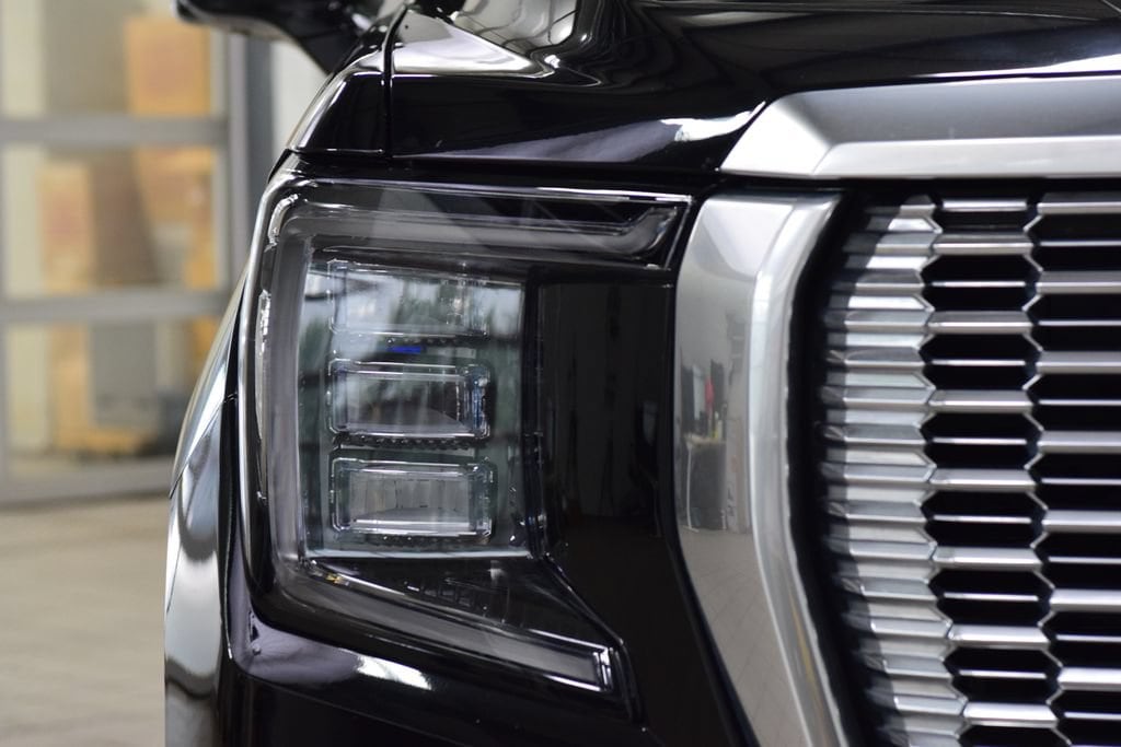 2024 GMC Yukon Denali - Photo 12