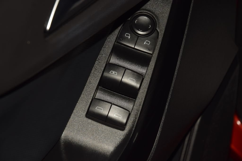 2025 Chevrolet Equinox LT - Photo 46