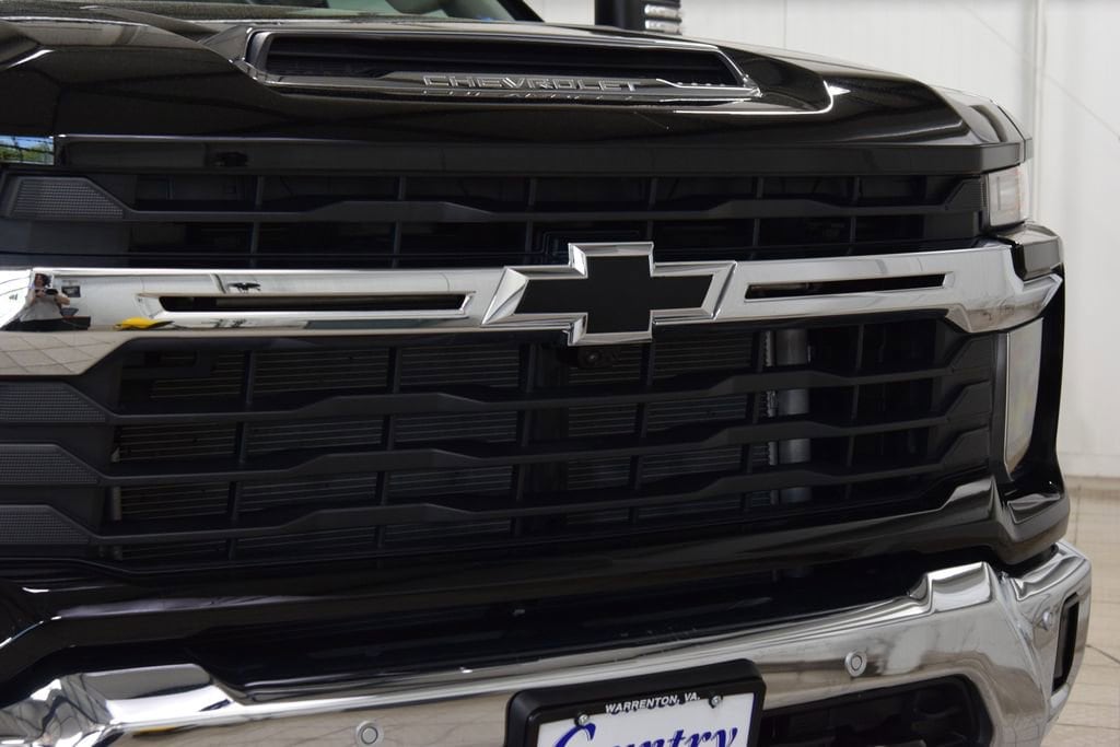 2025 Chevrolet Silverado 2500HD LT - Photo 11