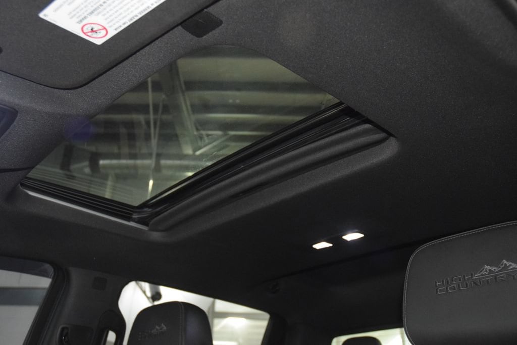 2022 Chevrolet Silverado 3500HD High Country - Photo 56
