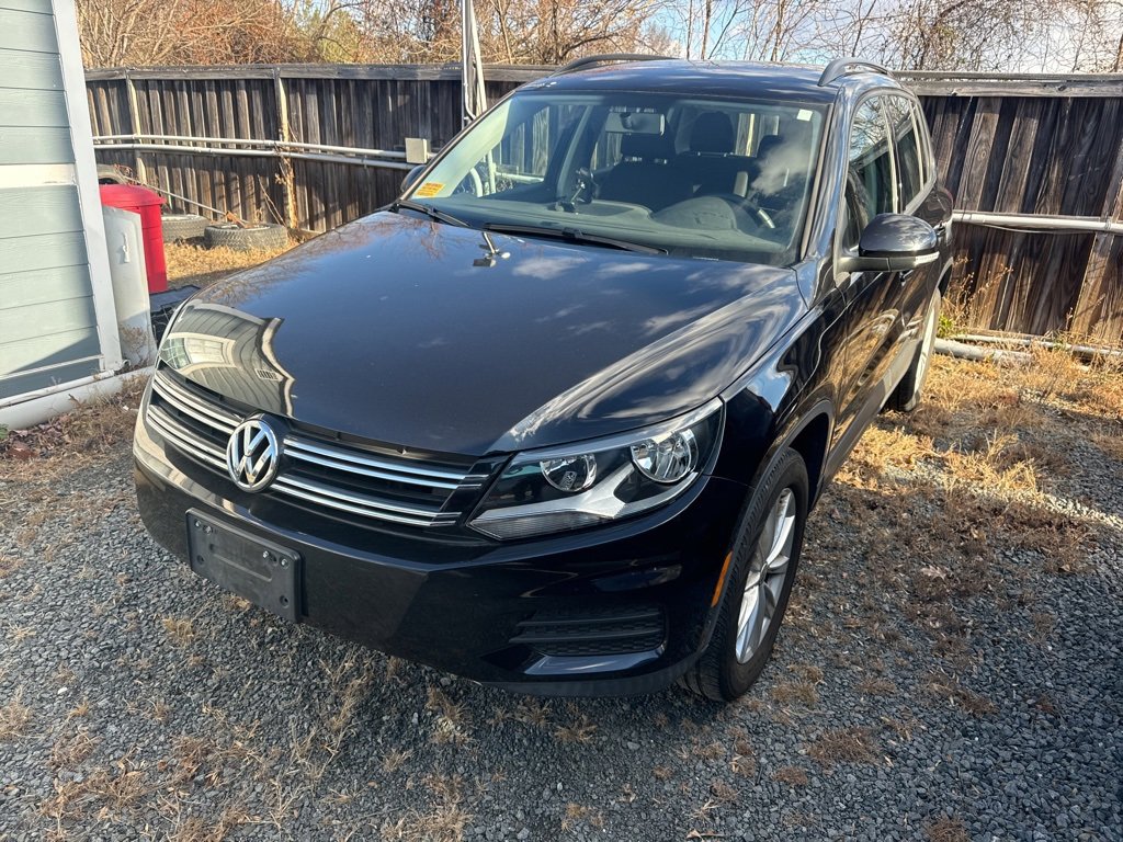 2017 Volkswagen Tiguan S photo 2