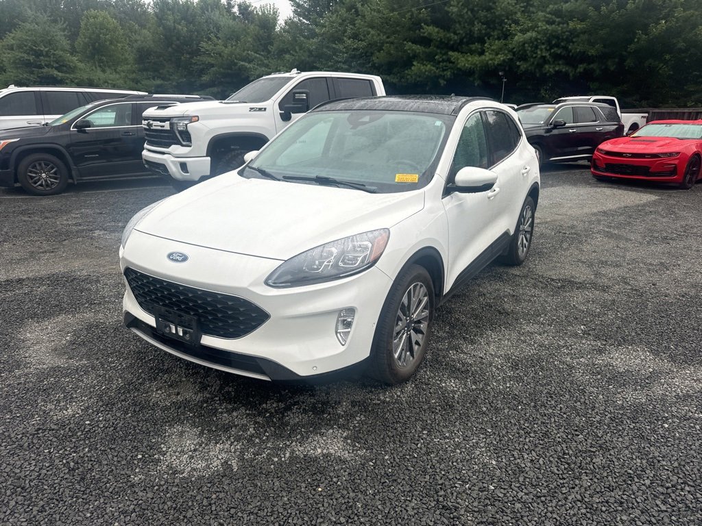 2020 Ford Escape Titanium Hybrid photo 3
