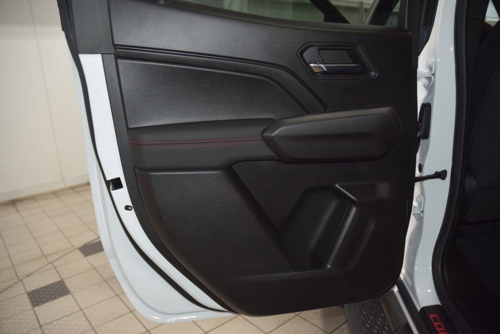 2024 Chevrolet Colorado Z71 - Photo 42