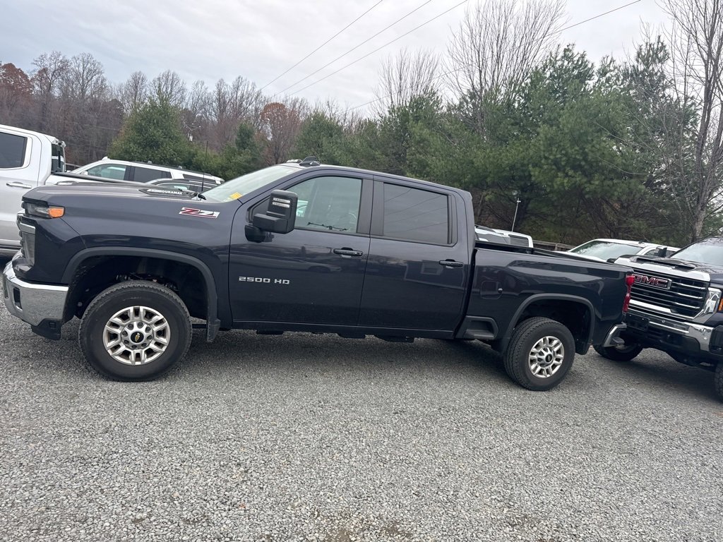 2024 Chevrolet Silverado 2500HD LT photo 4