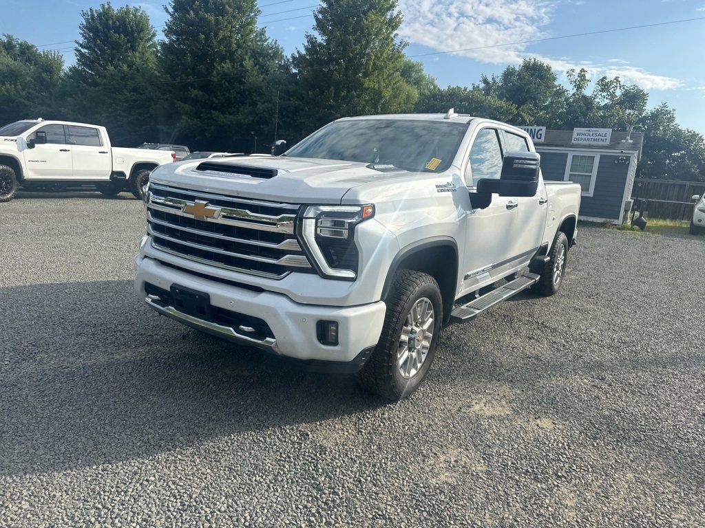 2024 Chevrolet Silverado 2500HD High Country photo 3