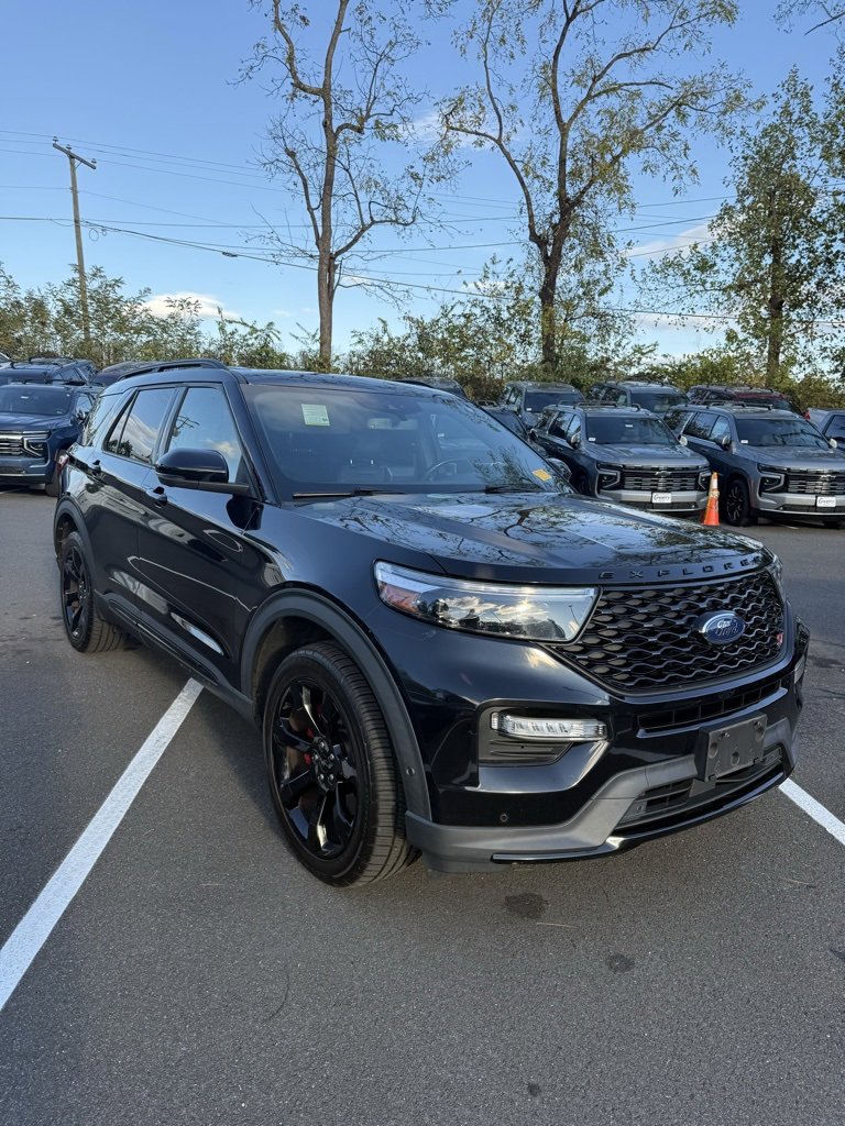 2021 Ford Explorer ST photo 3