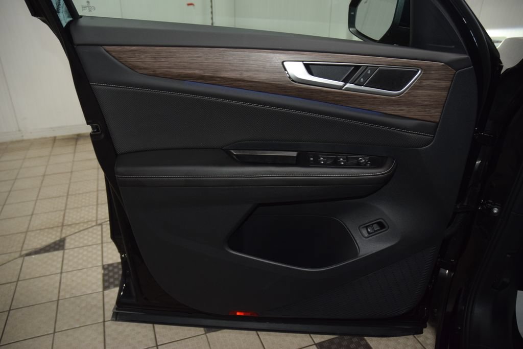 2025 Volkswagen Atlas SEL - Photo 45