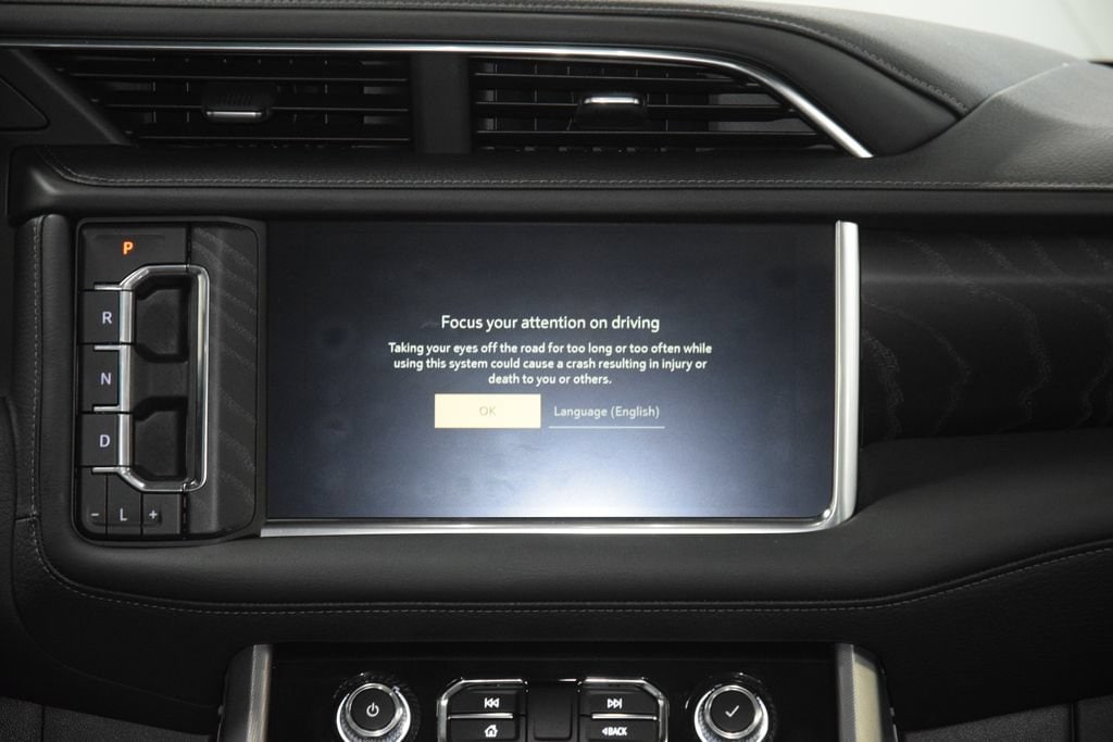 2024 GMC Yukon Denali - Photo 34