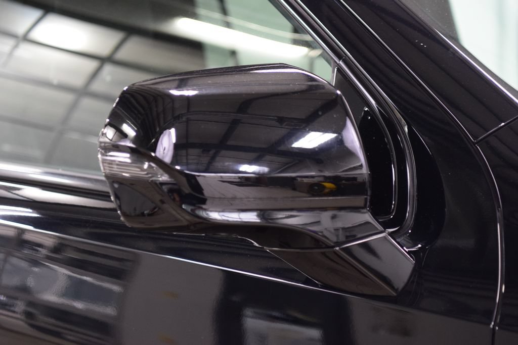 2024 Chevrolet Suburban RST - Photo 16