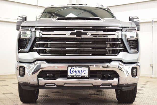 2025 Chevrolet Silverado LTZ photo 2