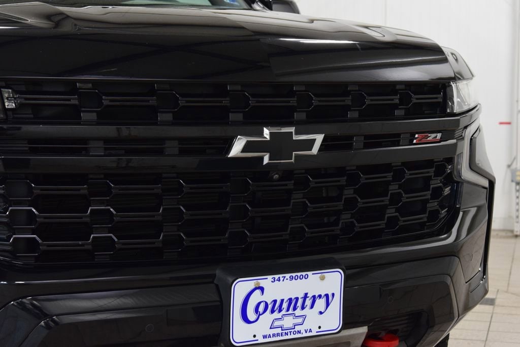 2023 Chevrolet Suburban Z71 - Photo 11