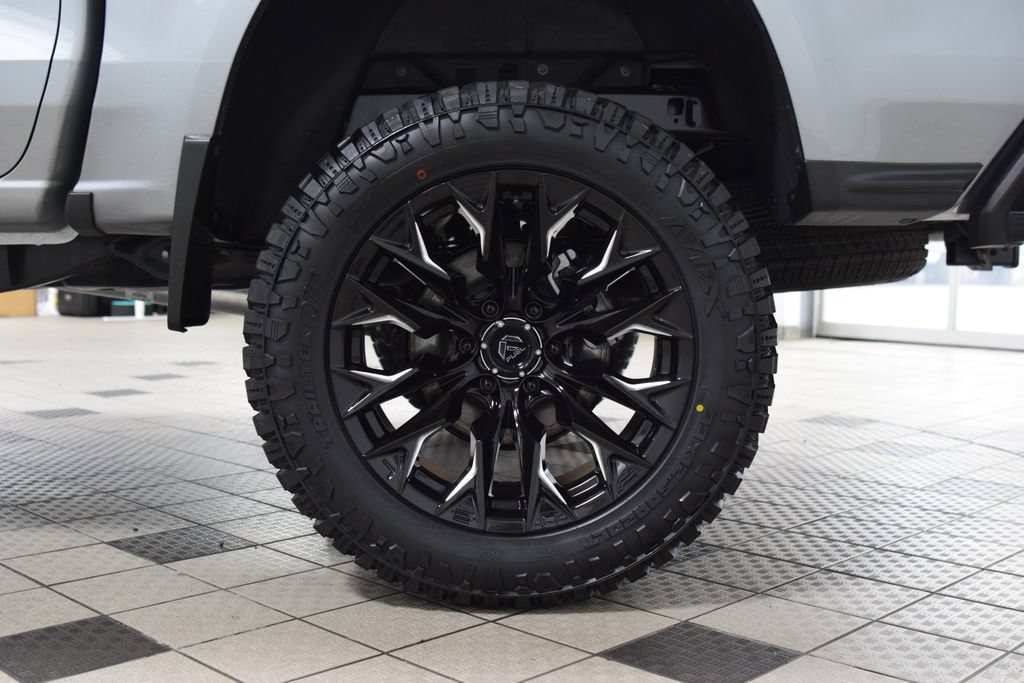 2024 Chevrolet Colorado LT - Photo 29
