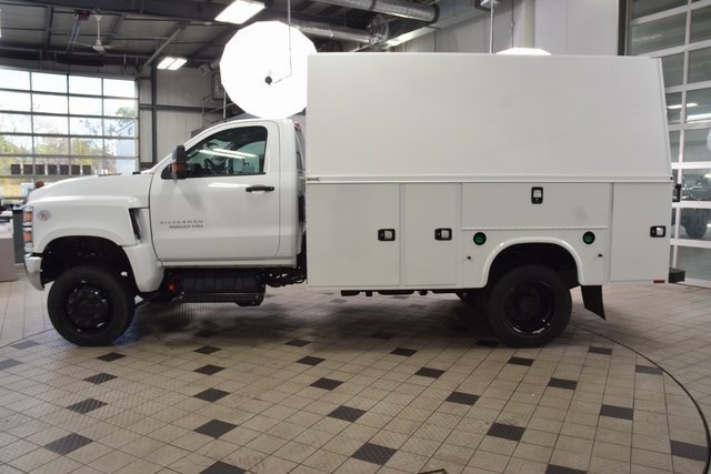 2025 Chevrolet Silverado 5500HD Work Truck photo 4