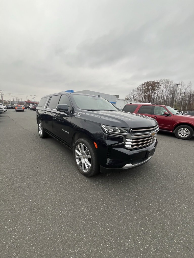 2021 Chevrolet Suburban High Country photo 3