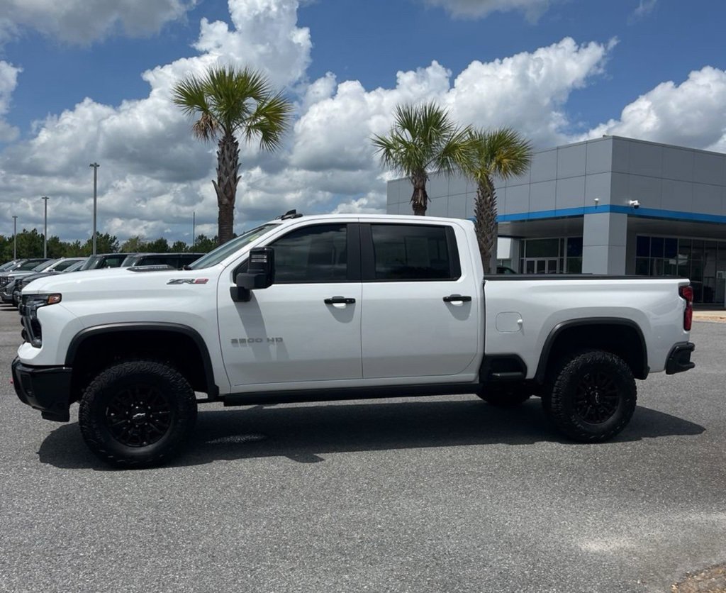 2024 Chevrolet Silverado 2500HD ZR2 photo 4