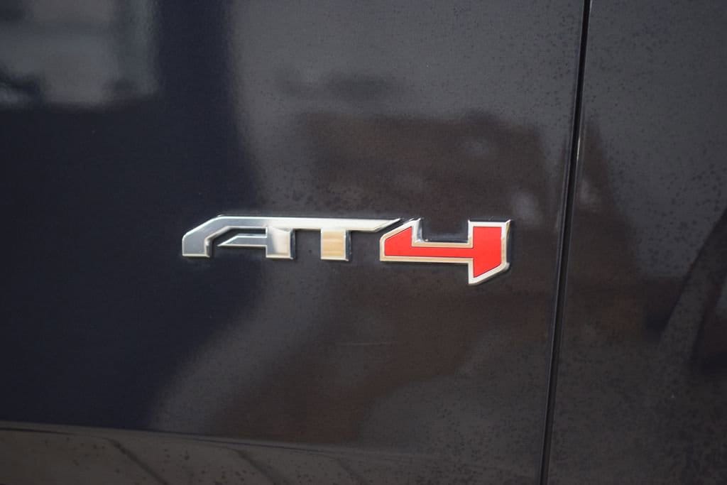2024 GMC Yukon AT4 - Photo 17